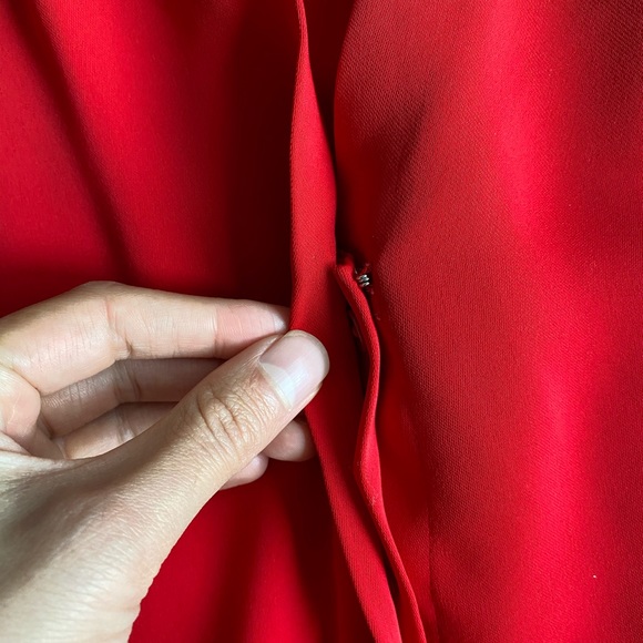 Babaton sleeveless power blouse - Picture 4 of 5